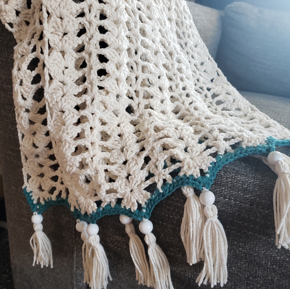 Table Runner Handcrochet